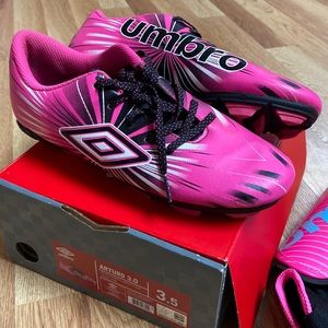 3.5 kids soccer cleats and shin guards